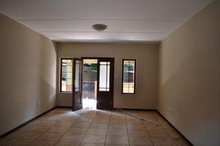 To Let 2 Bedroom Property for Rent in Kenleaf Gauteng