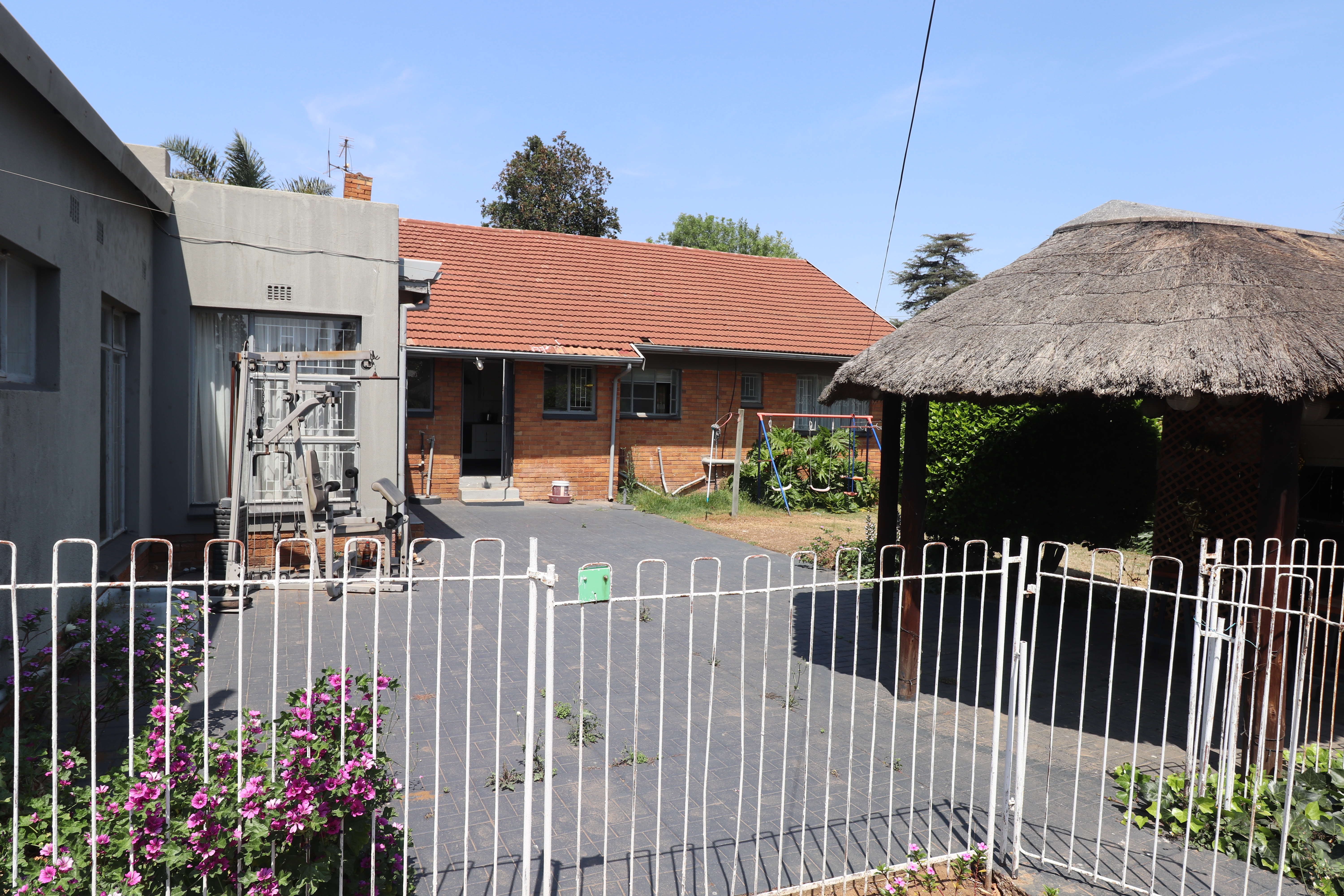 To Let 4 Bedroom Property for Rent in Allen Grove Gauteng