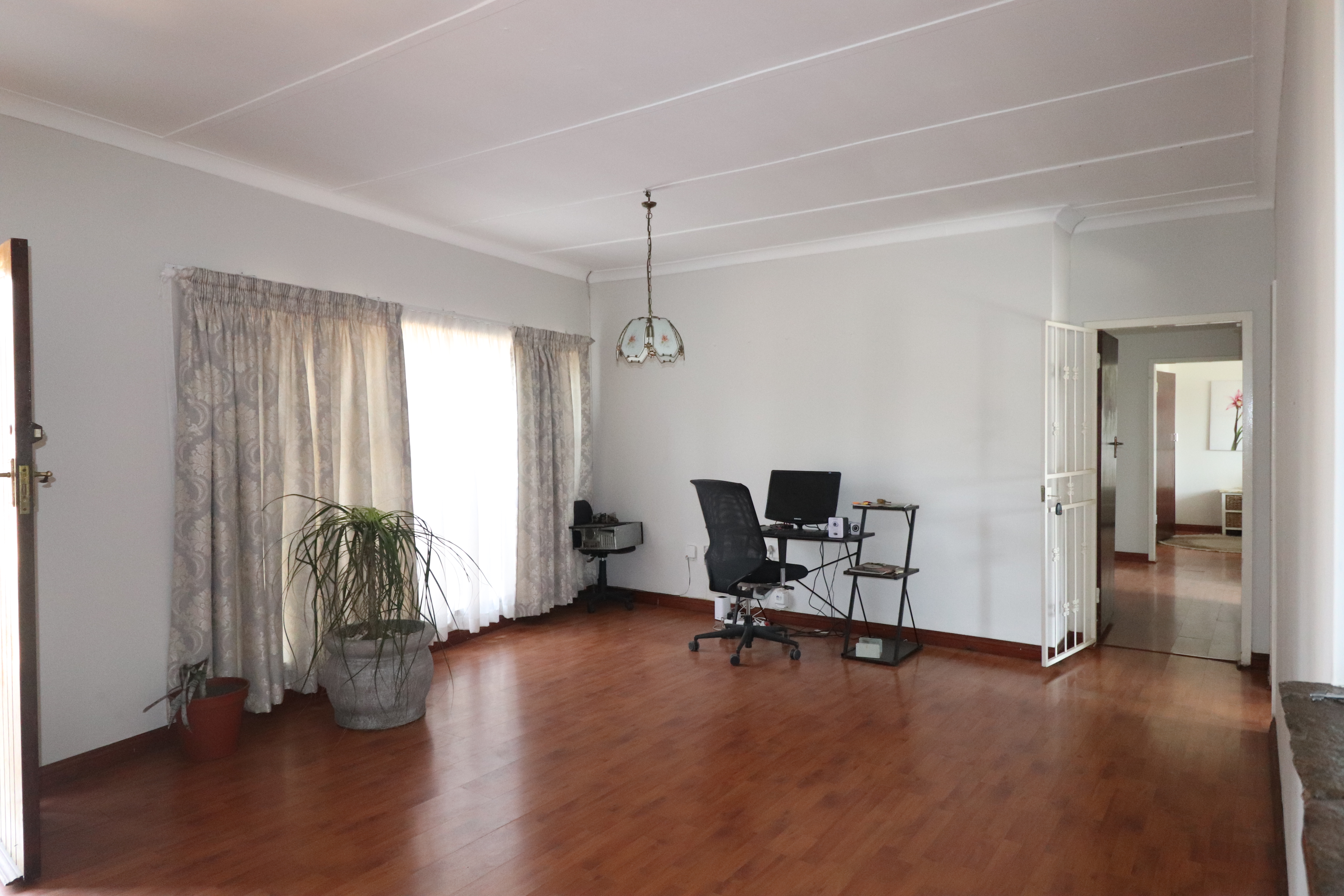 To Let 4 Bedroom Property for Rent in Allen Grove Gauteng