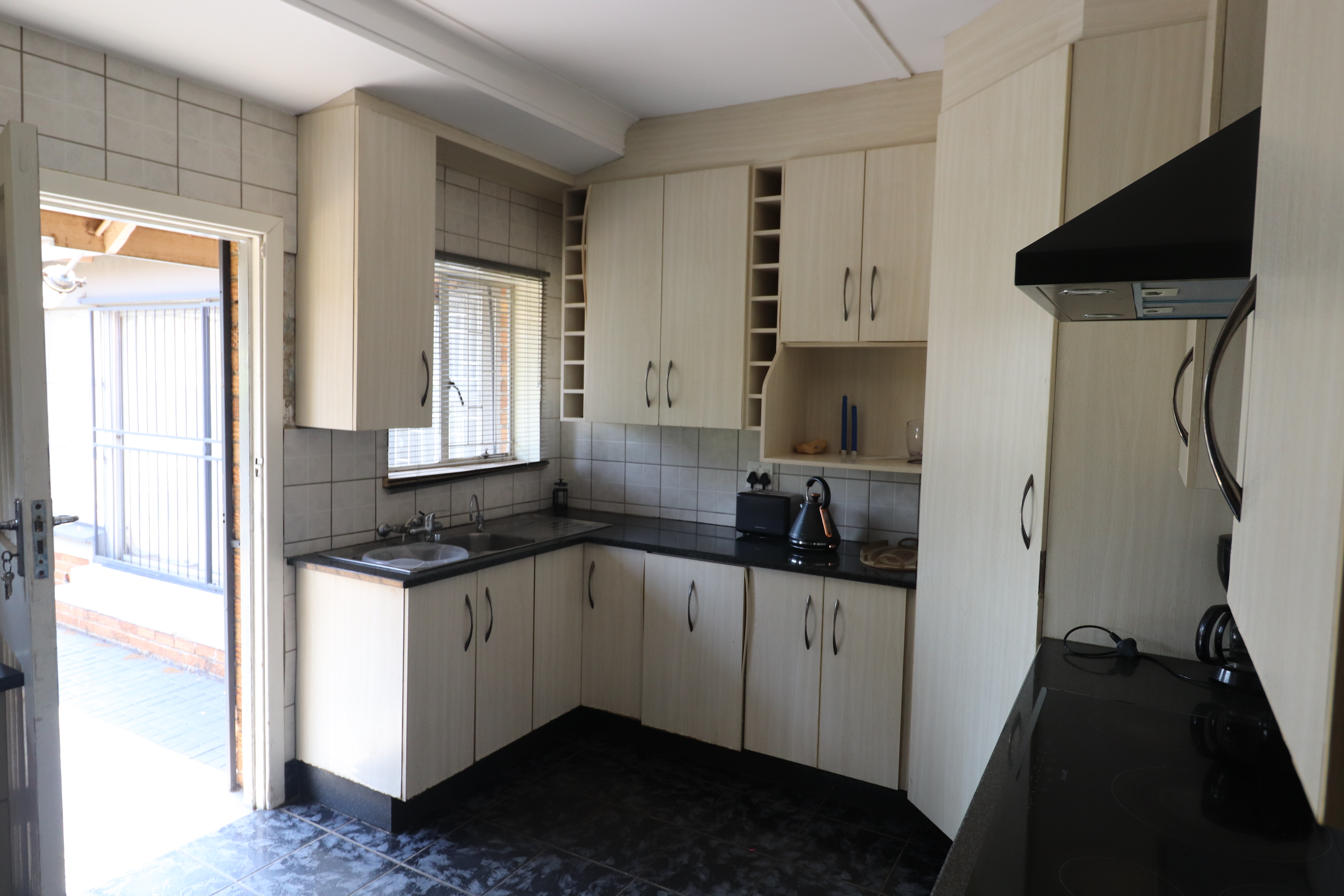 To Let 4 Bedroom Property for Rent in Allen Grove Gauteng