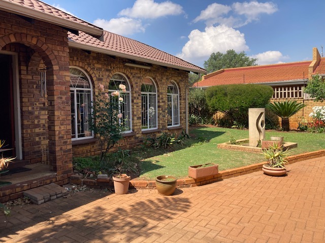 4 Bedroom Property for Sale in Dalpark Gauteng