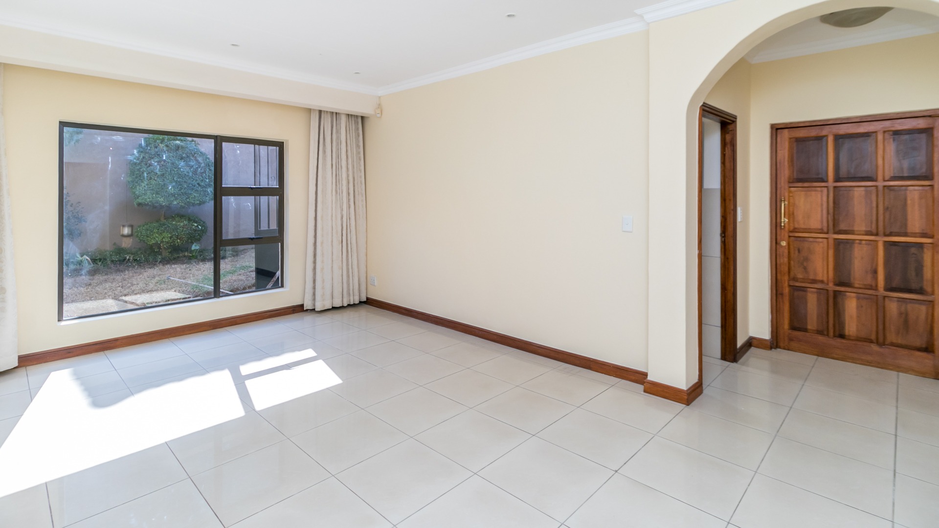 To Let 4 Bedroom Property for Rent in Bromhof Gauteng