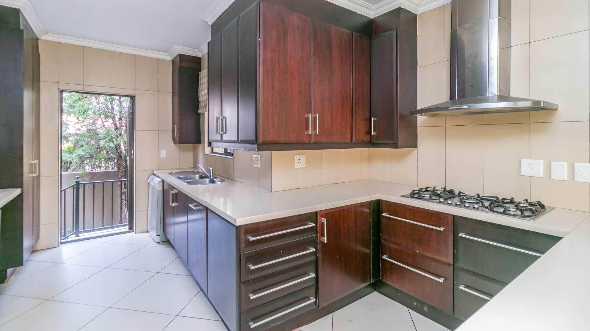 To Let 4 Bedroom Property for Rent in Bromhof Gauteng