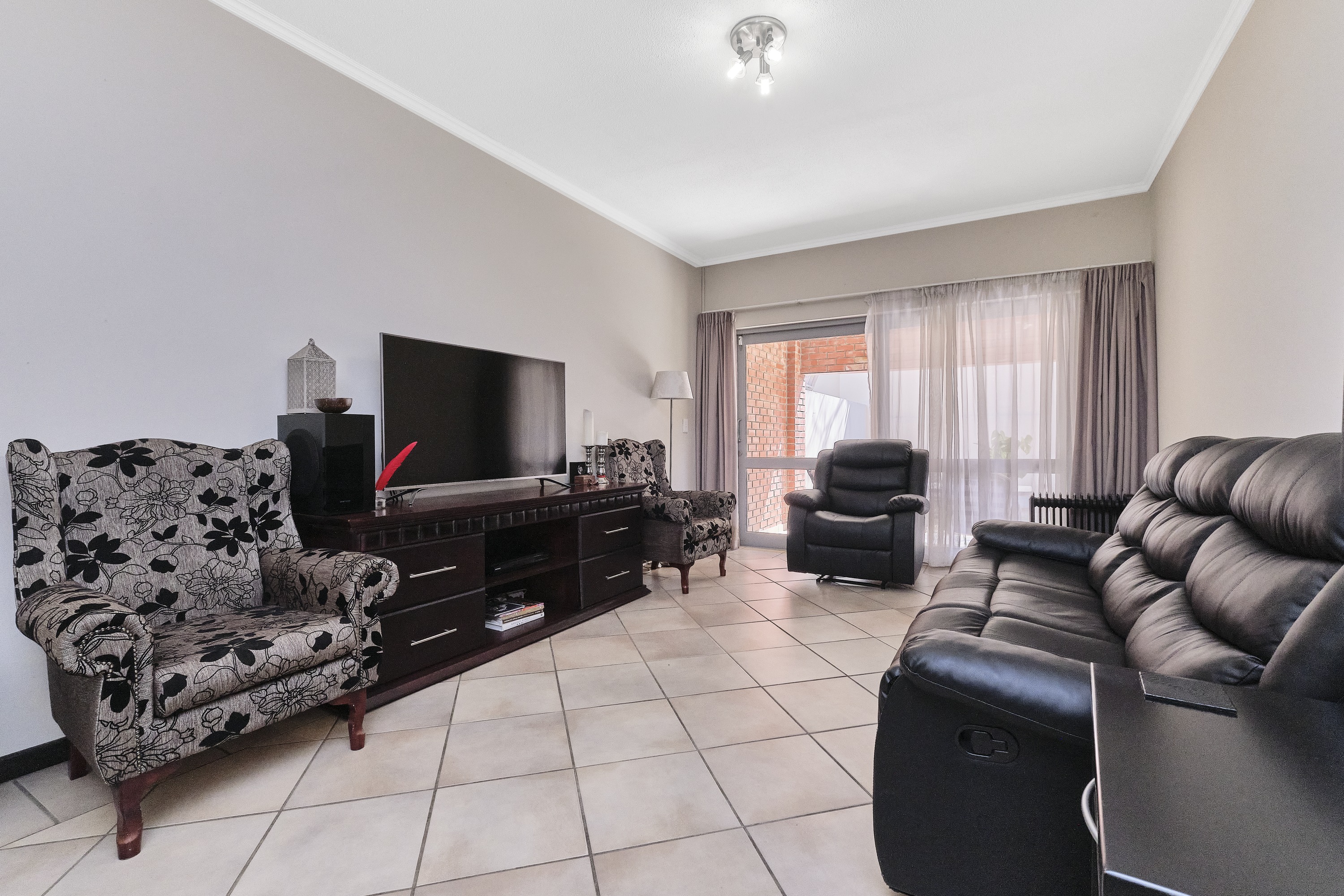 To Let 2 Bedroom Property for Rent in Bryanston Gauteng