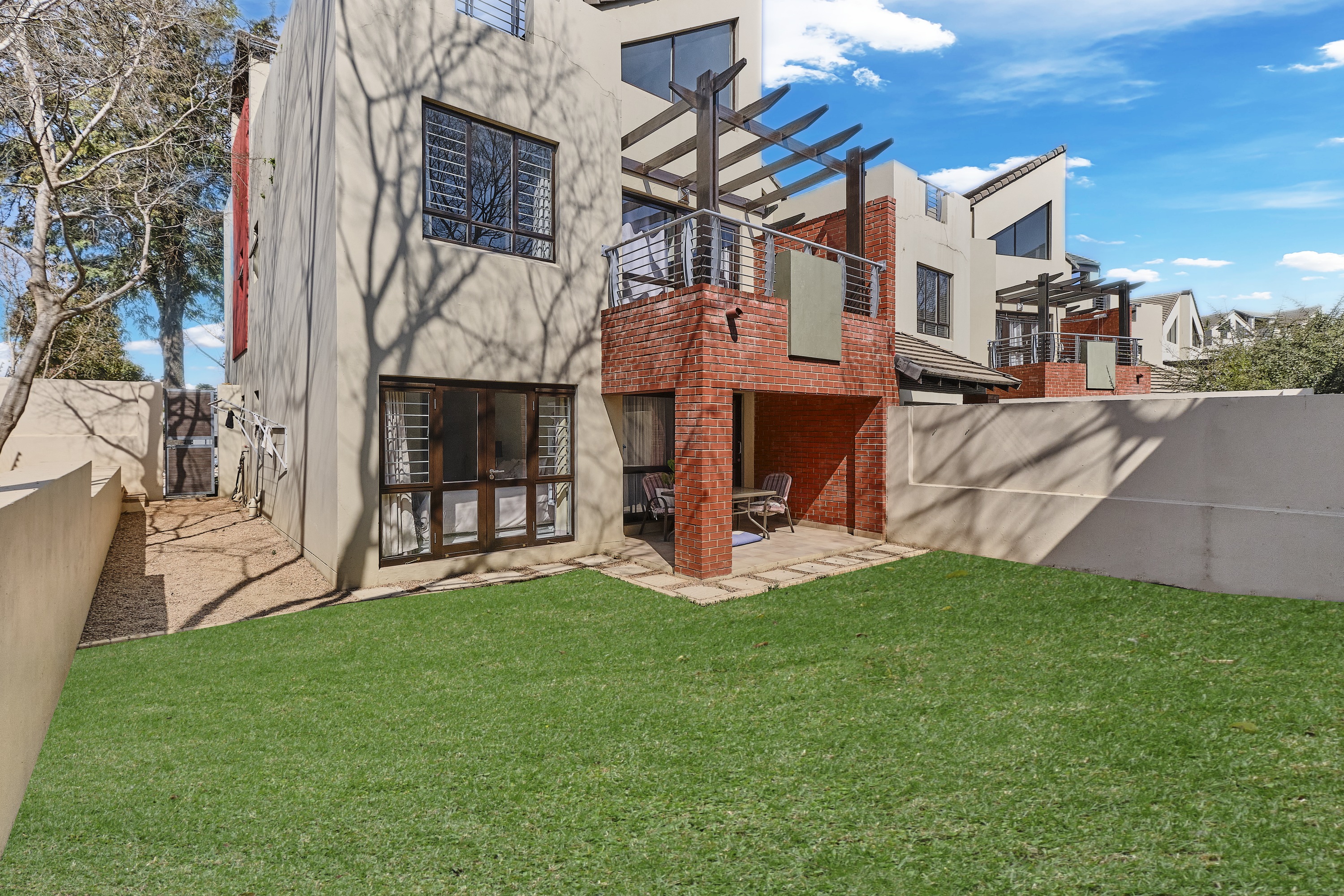 To Let 2 Bedroom Property for Rent in Bryanston Gauteng