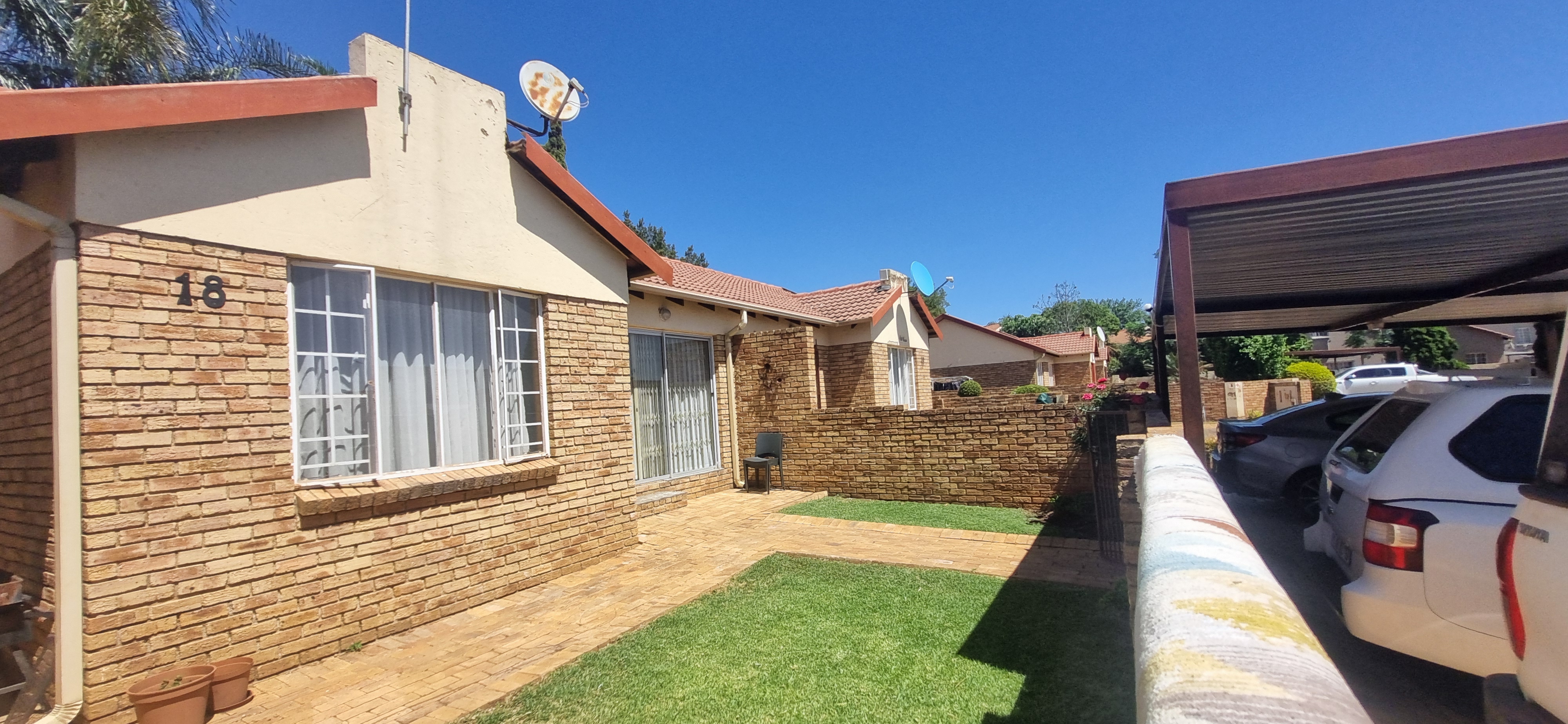 2 Bedroom Property for Sale in Heuwelsig Estate Gauteng