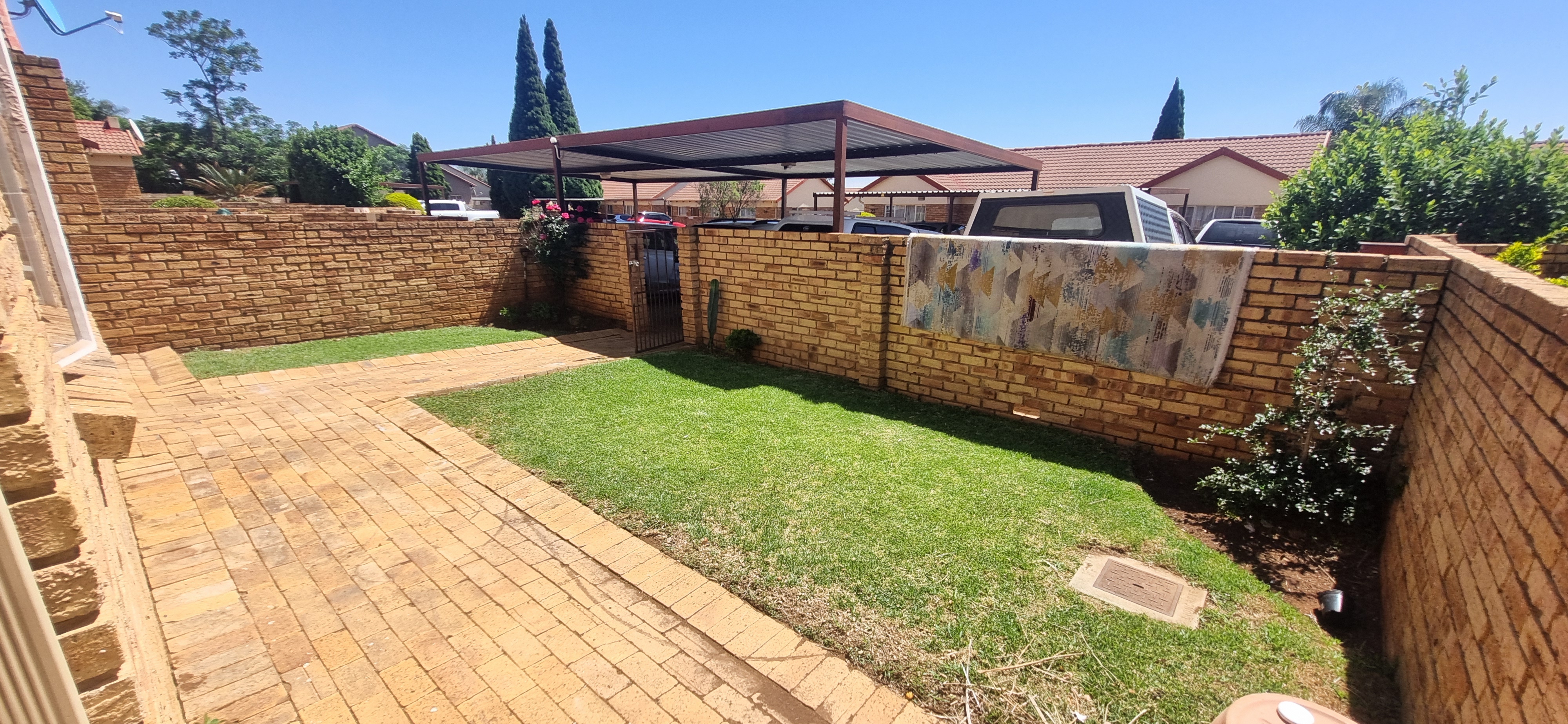 2 Bedroom Property for Sale in Heuwelsig Estate Gauteng