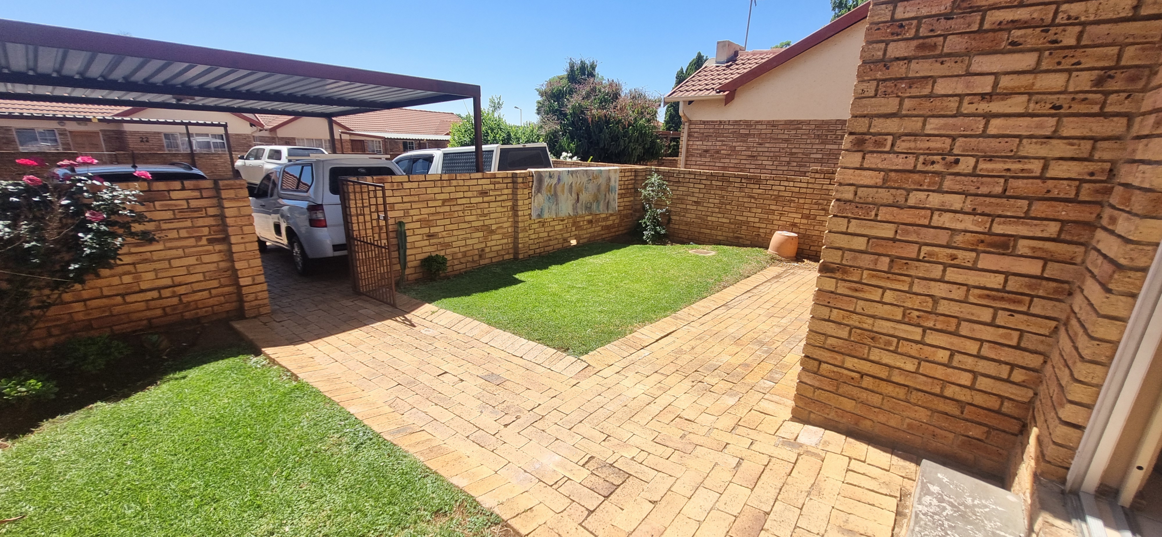 2 Bedroom Property for Sale in Heuwelsig Estate Gauteng