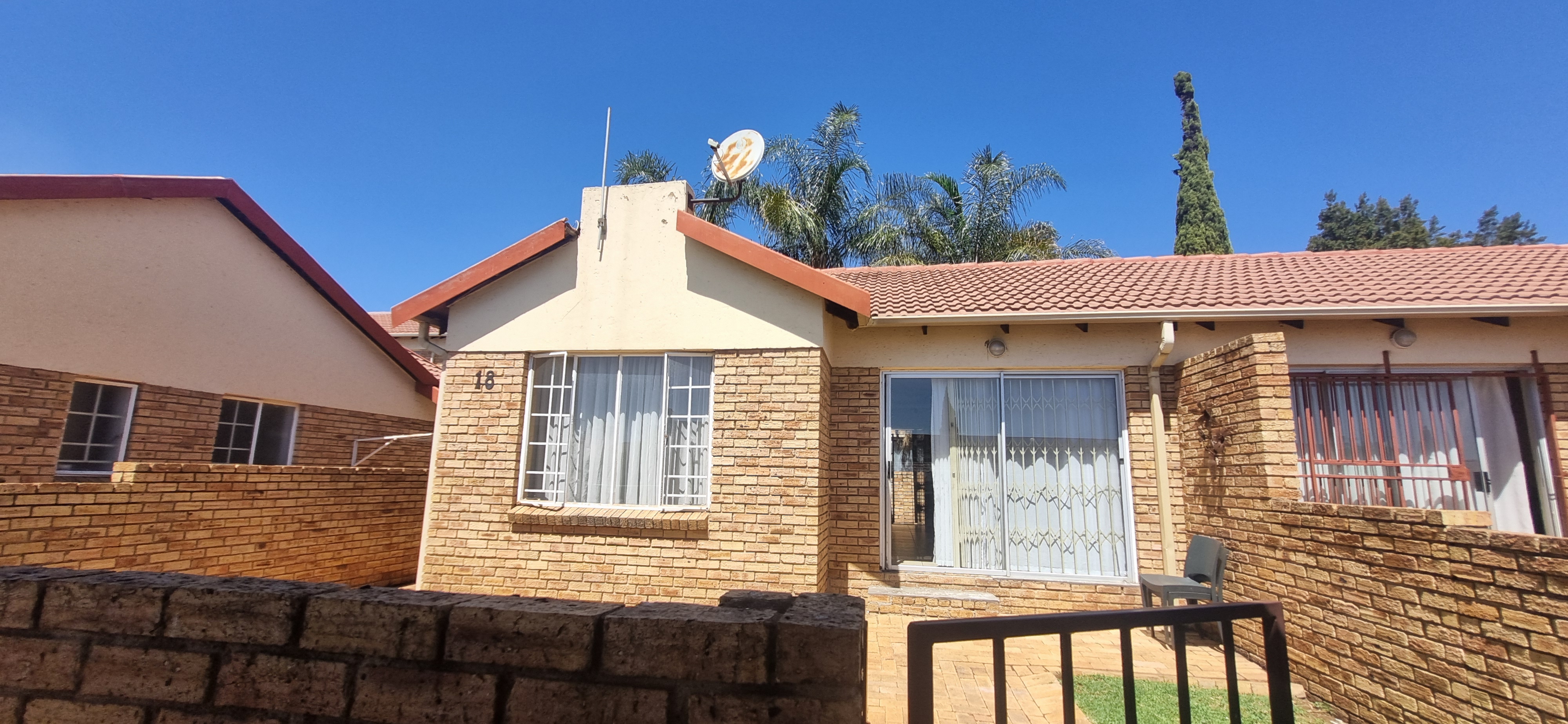 2 Bedroom Property for Sale in Heuwelsig Estate Gauteng