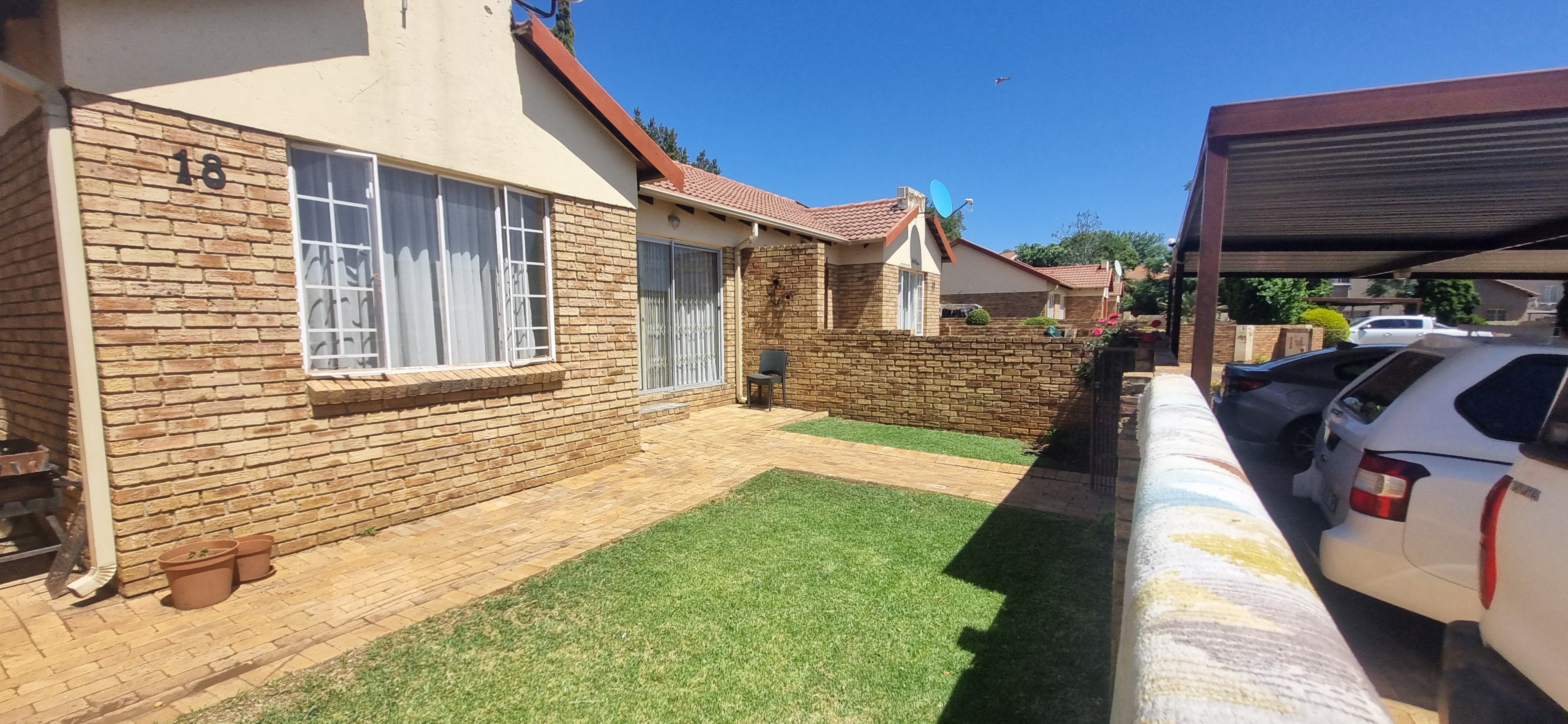 2 Bedroom Property for Sale in Heuwelsig Estate Gauteng