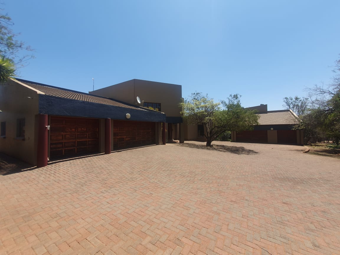 5 Bedroom Property for Sale in Pebble Rock Golf Village Gauteng