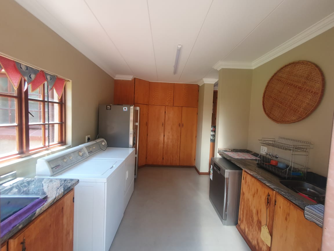 5 Bedroom Property for Sale in Pebble Rock Golf Village Gauteng