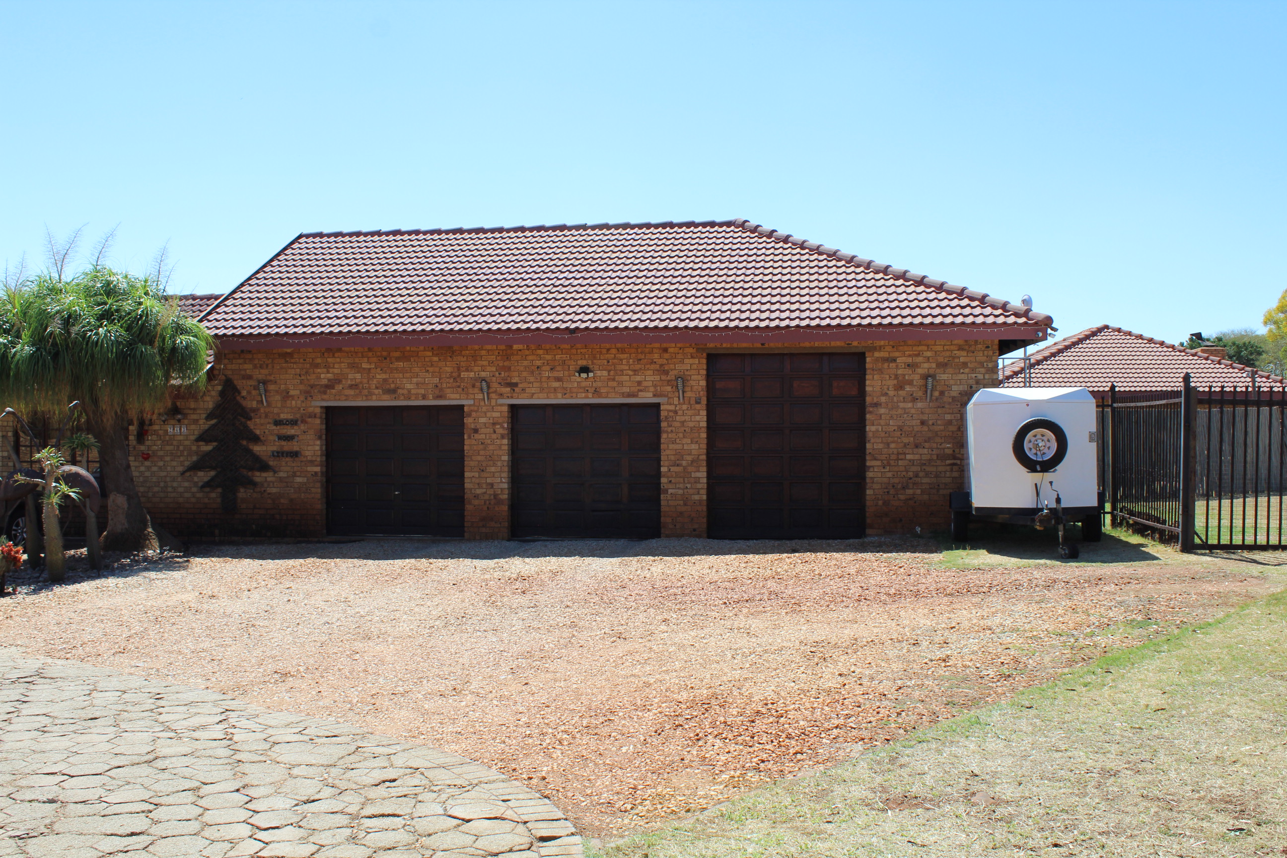 6 Bedroom Property for Sale in Montana Gauteng