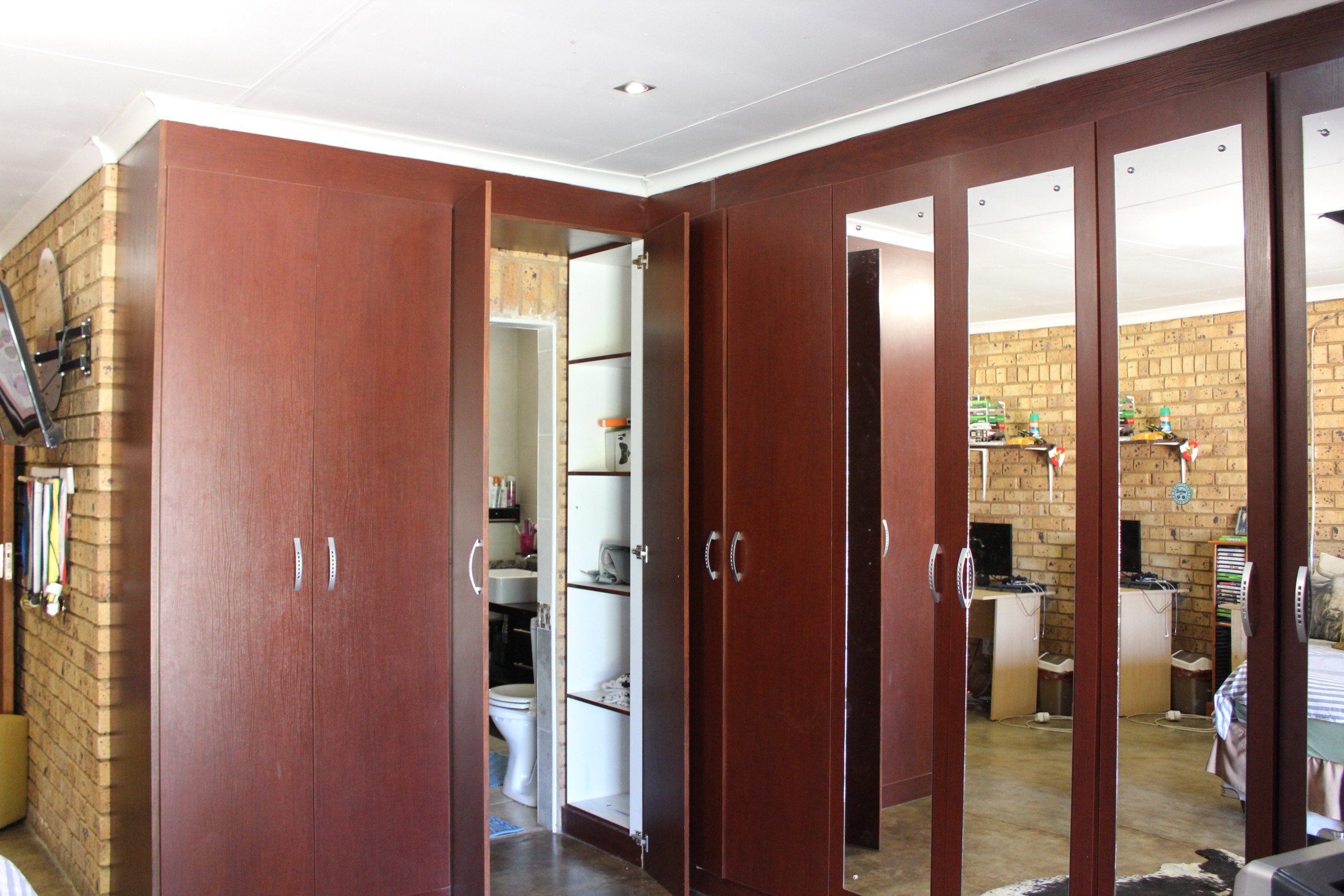 6 Bedroom Property for Sale in Montana Gauteng