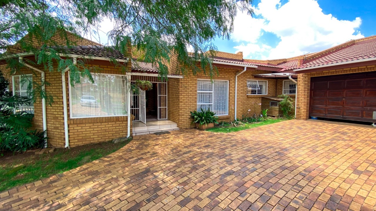 3 Bedroom Property for Sale in Sonneveld Gauteng