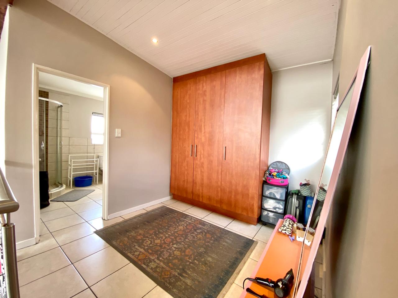 To Let 2 Bedroom Property for Rent in Craighall Park Gauteng