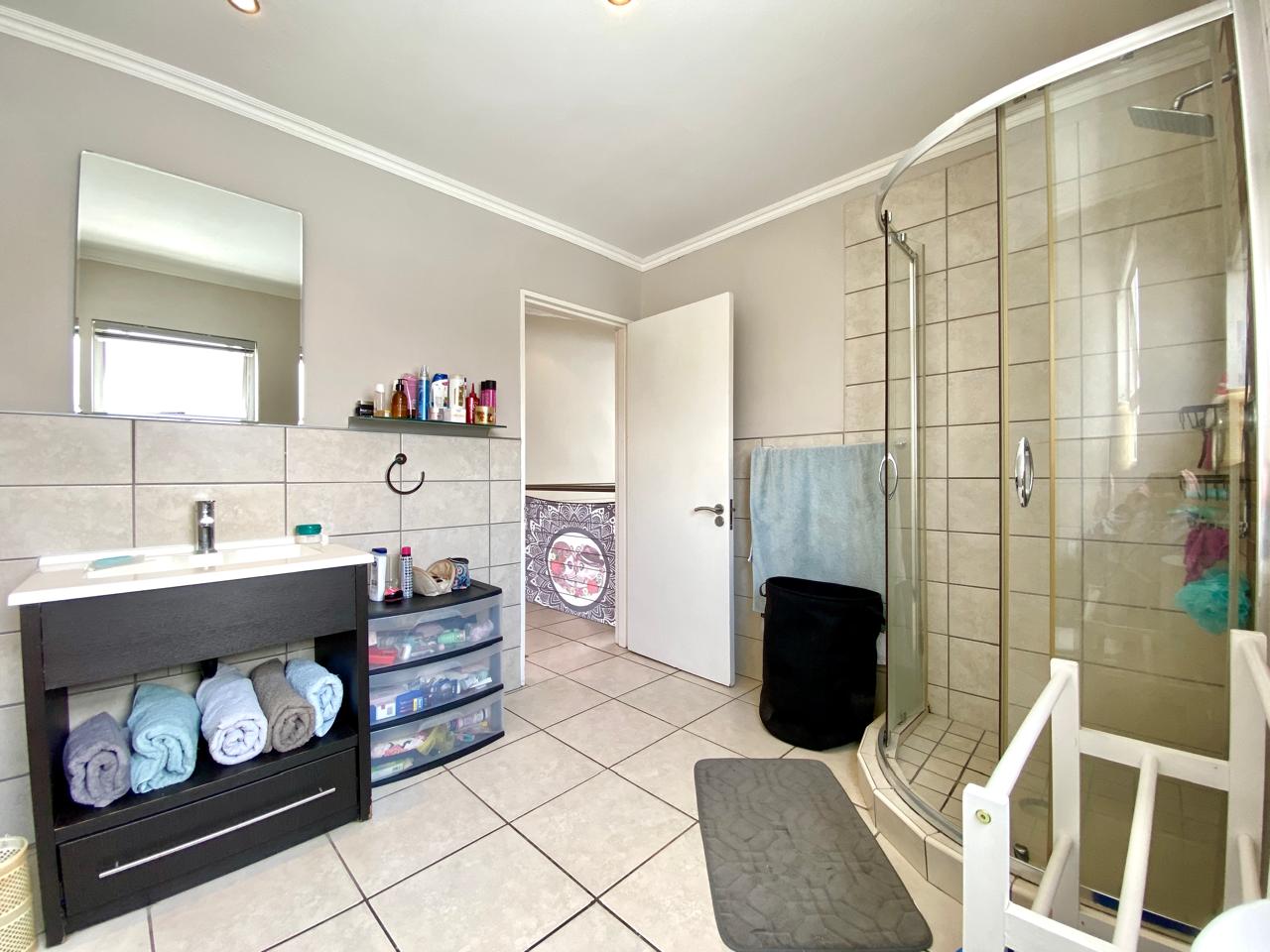 To Let 2 Bedroom Property for Rent in Craighall Park Gauteng