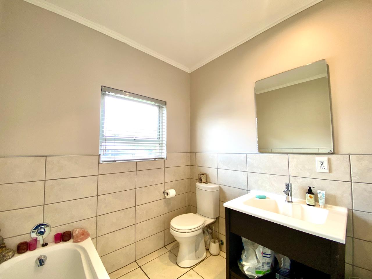 To Let 2 Bedroom Property for Rent in Craighall Park Gauteng