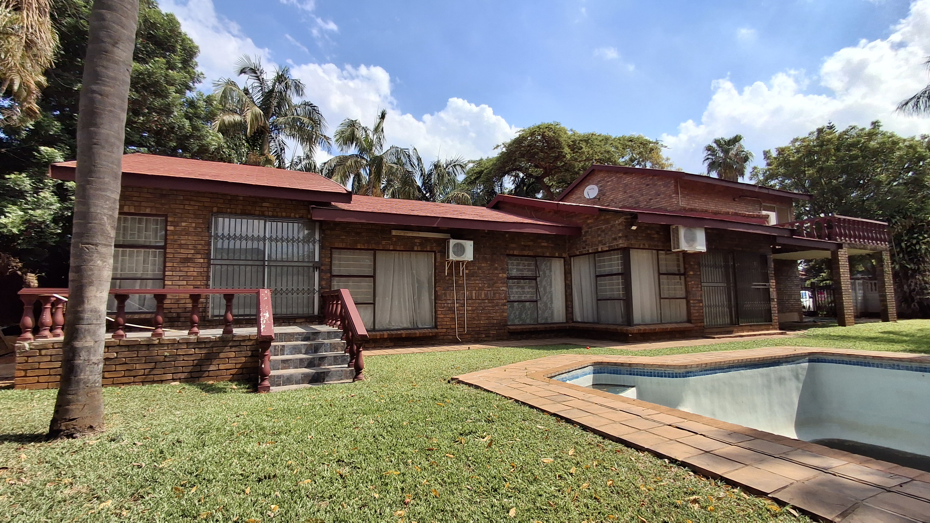 5 Bedroom Property for Sale in Dorandia Gauteng