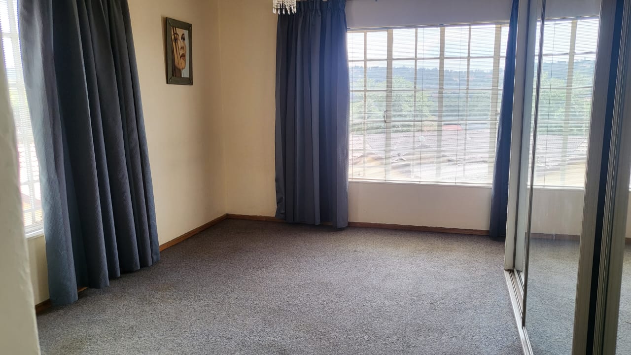 8 Bedroom Property for Sale in Wilro Park Gauteng