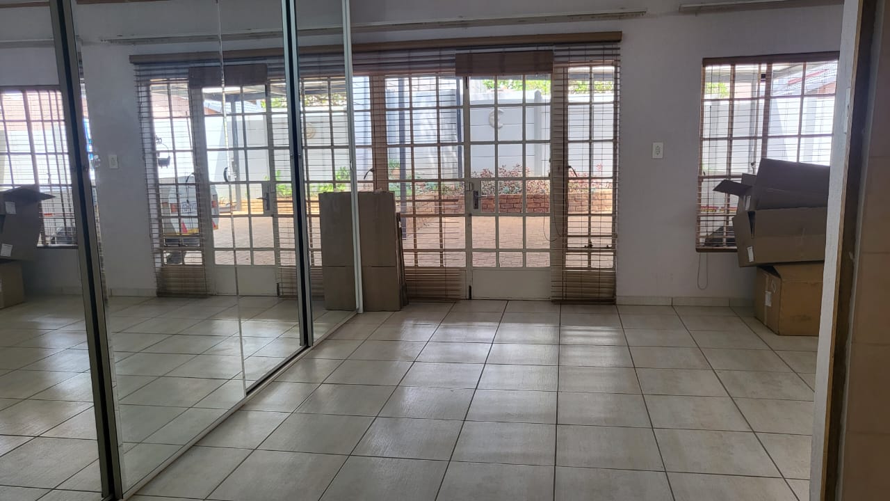 8 Bedroom Property for Sale in Wilro Park Gauteng