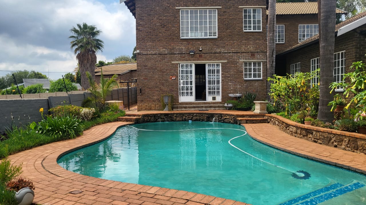 8 Bedroom Property for Sale in Wilro Park Gauteng