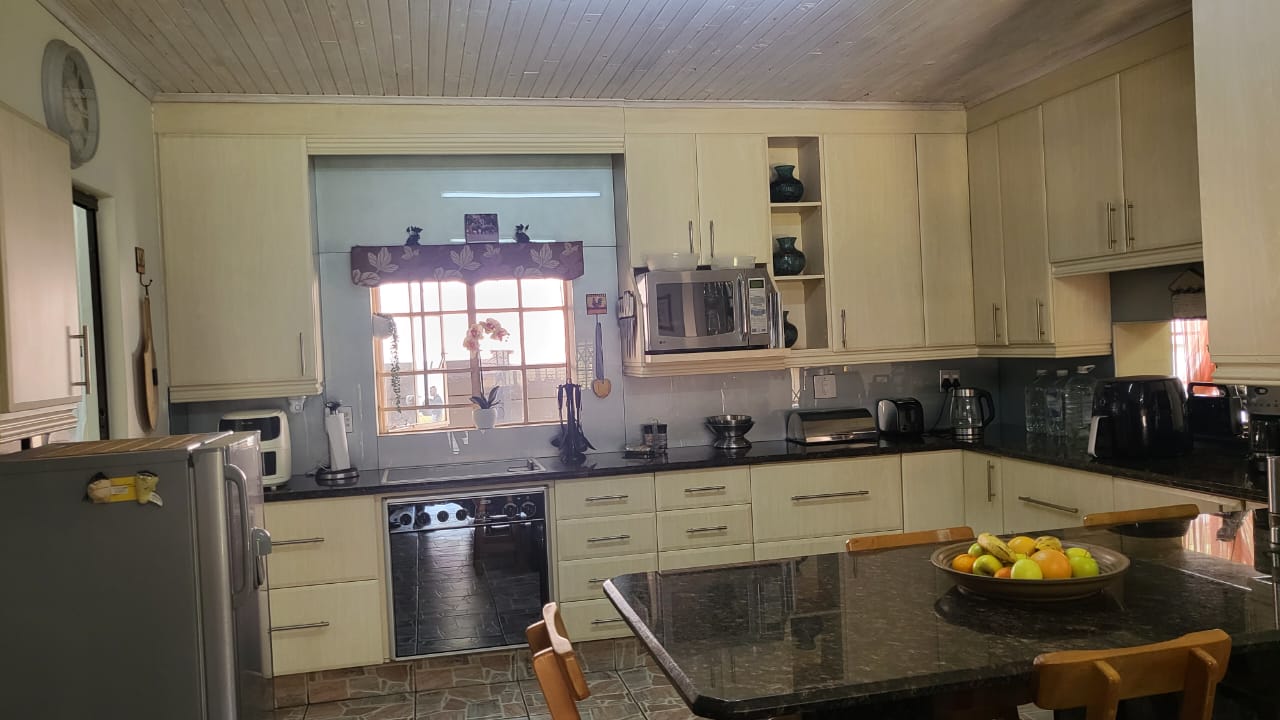 8 Bedroom Property for Sale in Wilro Park Gauteng