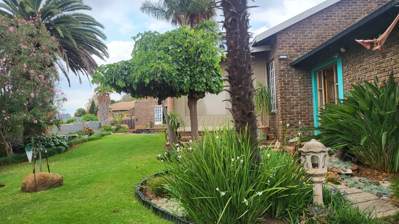 8 Bedroom Property for Sale in Wilro Park Gauteng