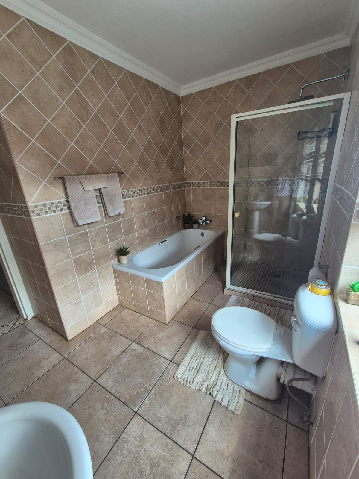 To Let 6 Bedroom Property for Rent in Montana Park Gauteng