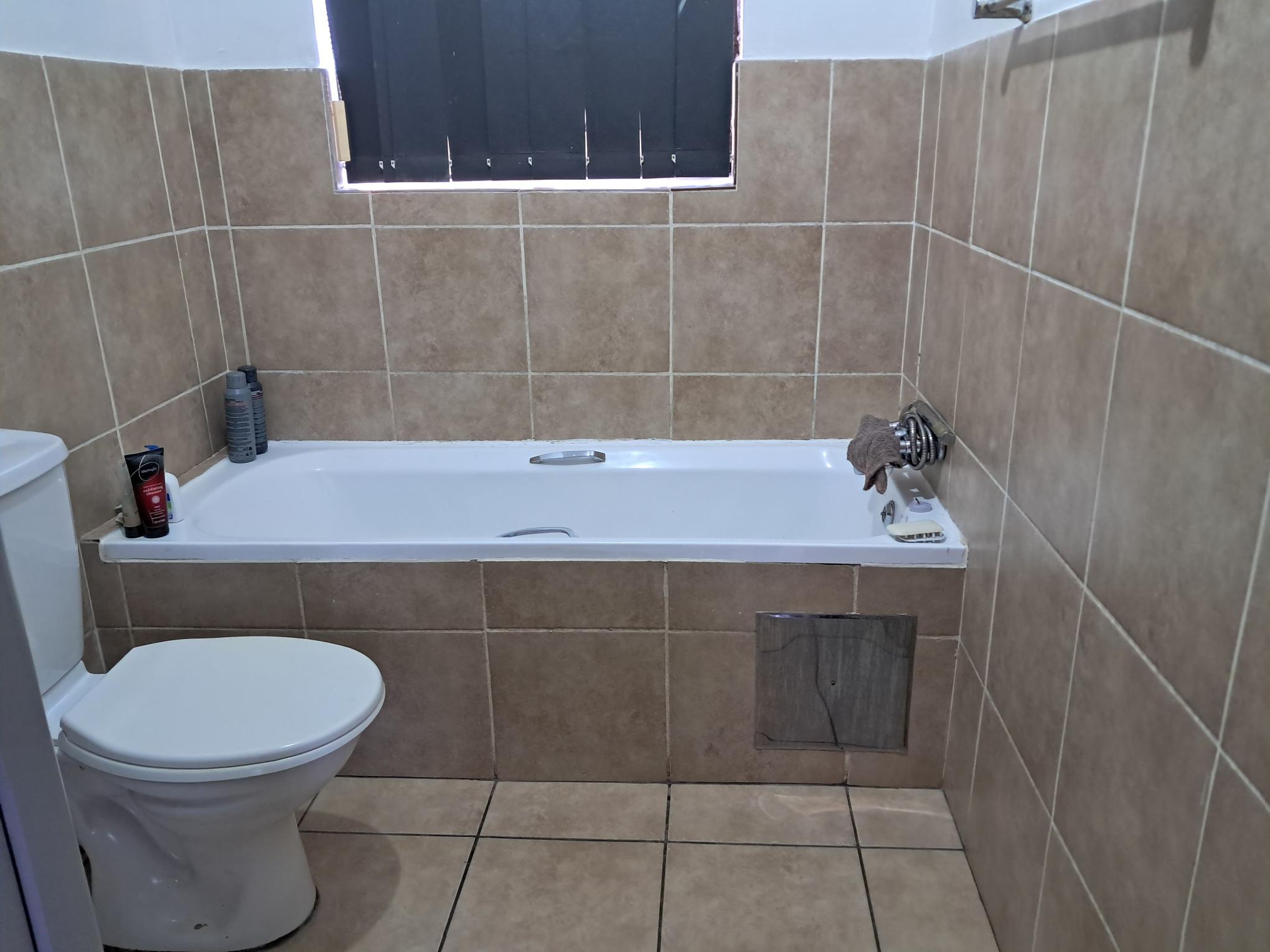 2 Bedroom Property for Sale in Sonneveld Gauteng