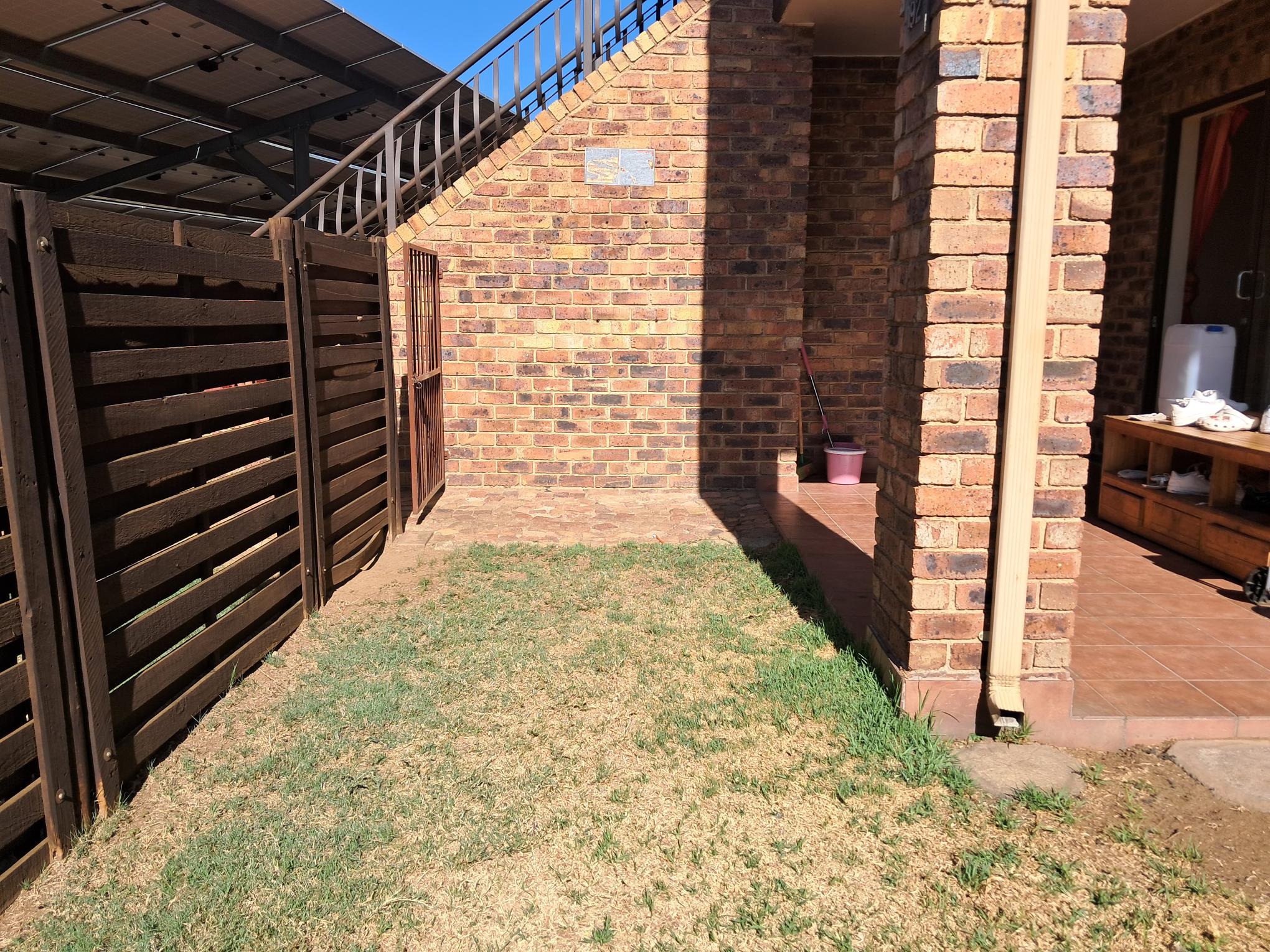 2 Bedroom Property for Sale in Sonneveld Gauteng