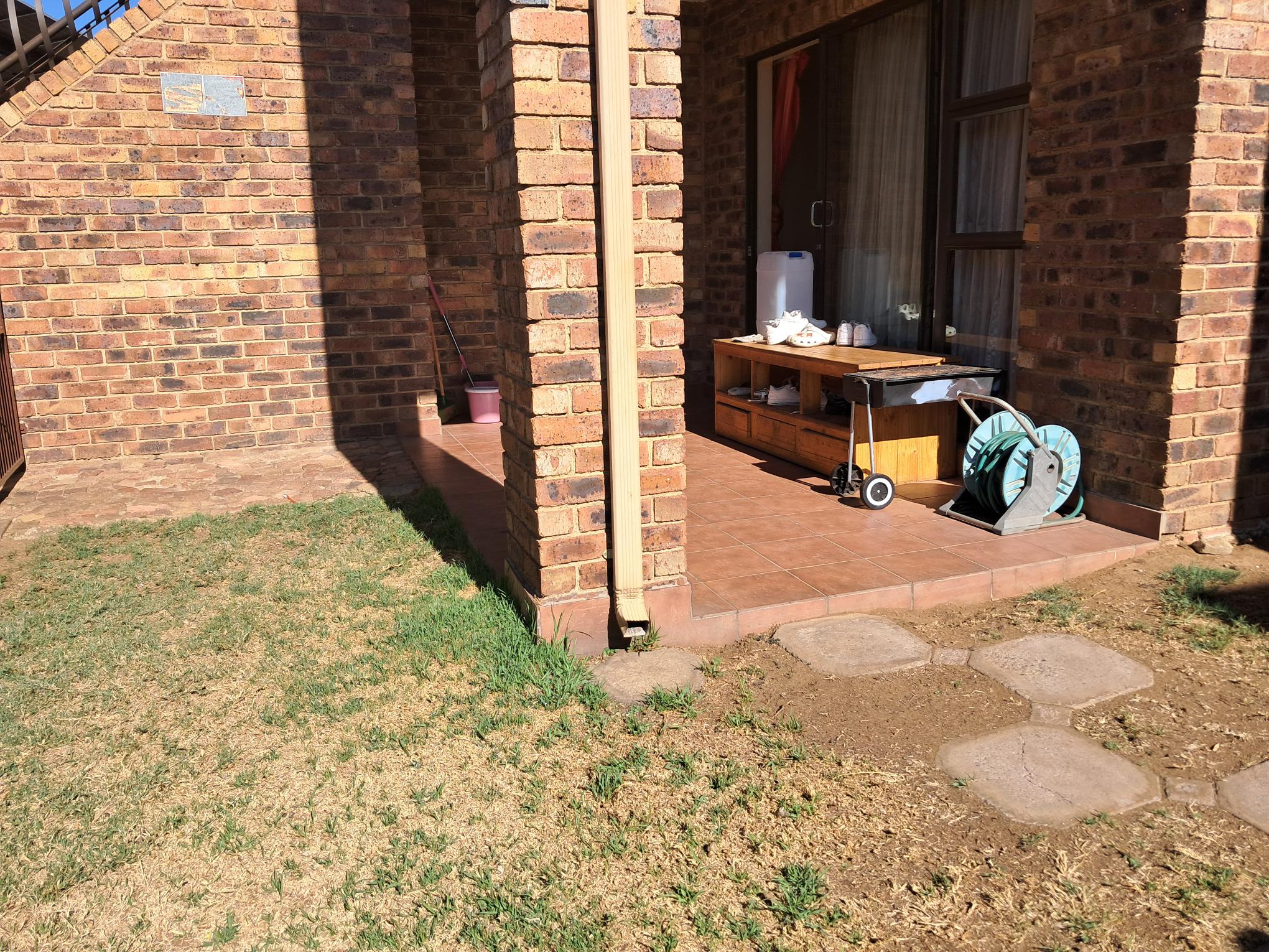 2 Bedroom Property for Sale in Sonneveld Gauteng