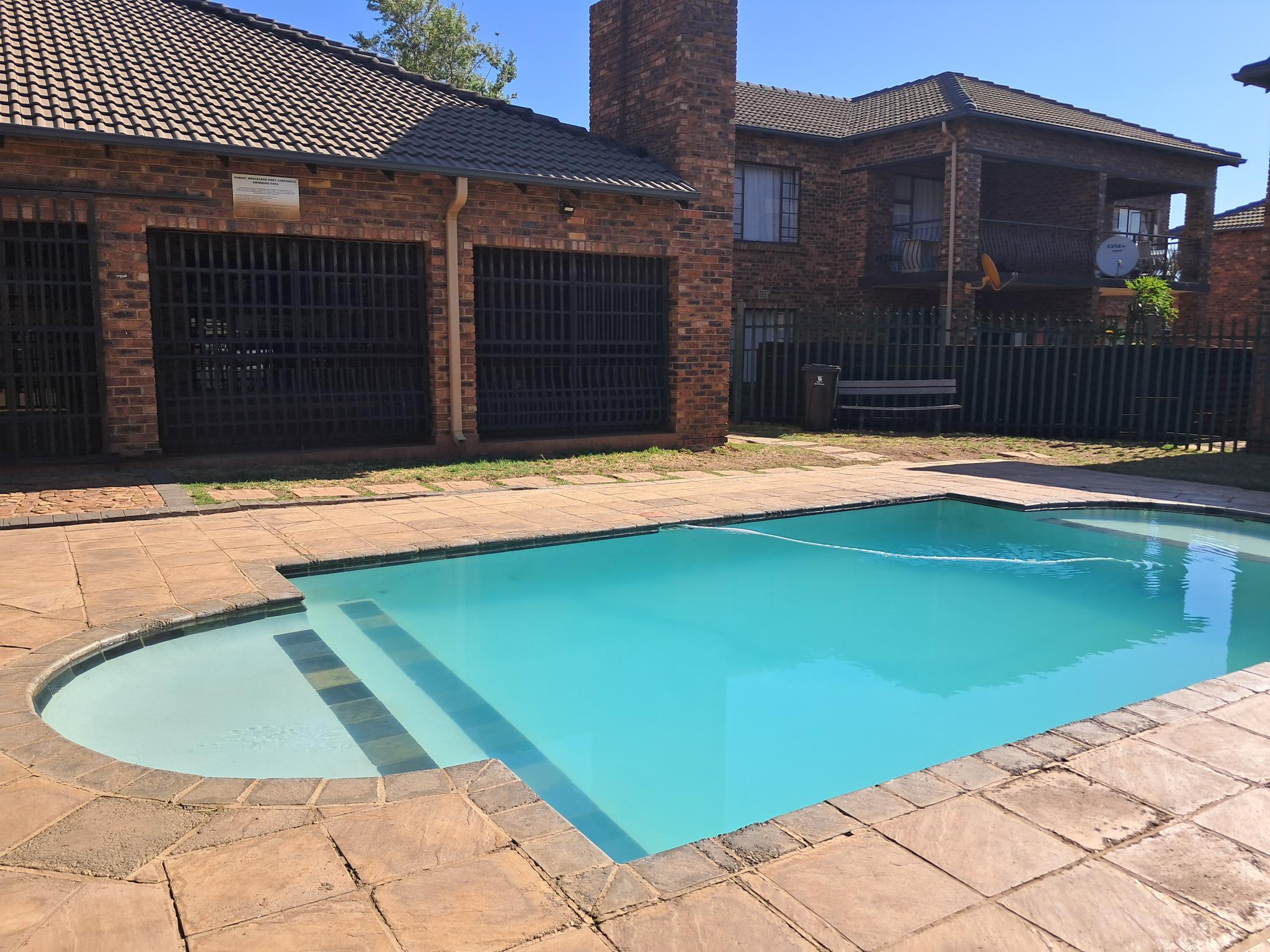 2 Bedroom Property for Sale in Sonneveld Gauteng