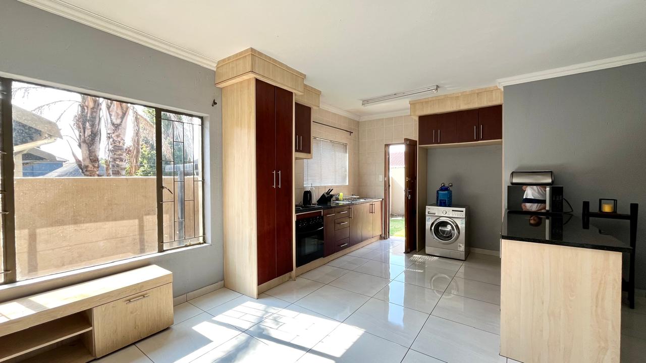 3 Bedroom Property for Sale in Sonneveld Gauteng