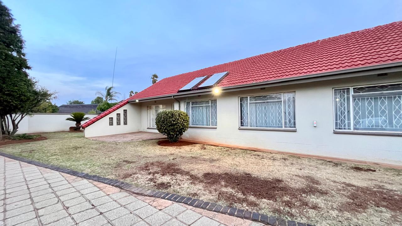 3 Bedroom Property for Sale in Sunward Park Gauteng