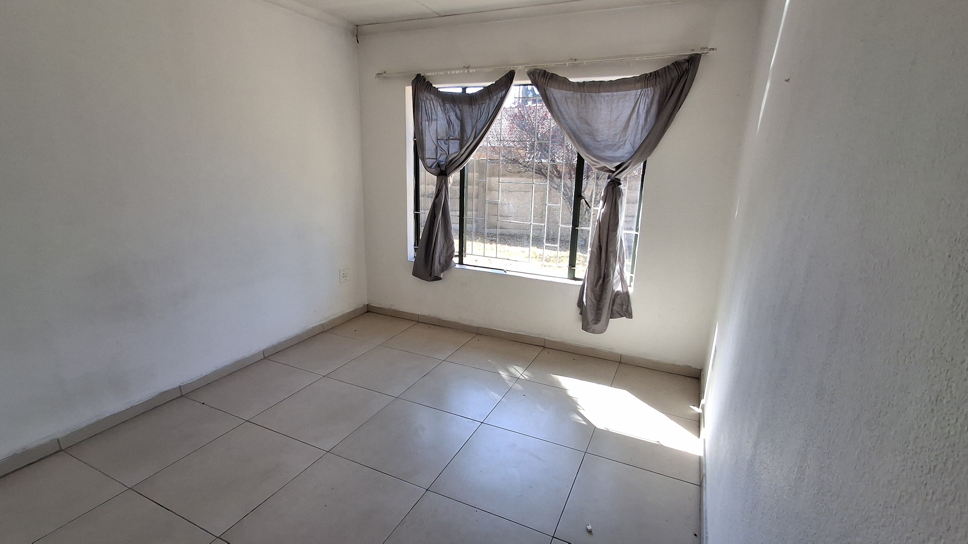 2 Bedroom Property for Sale in The Reeds Gauteng