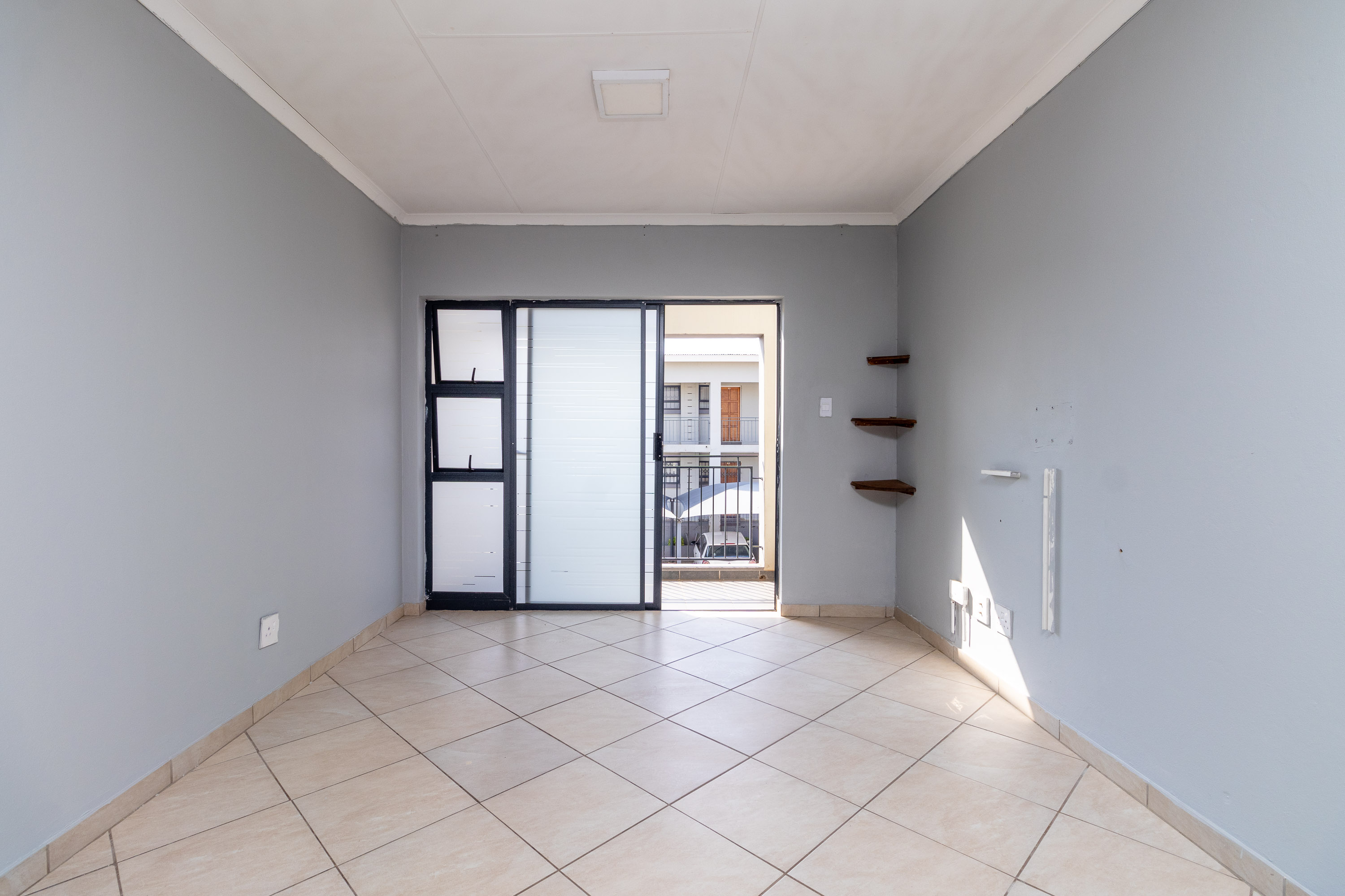 2 Bedroom Property for Sale in Witpoortjie Gauteng