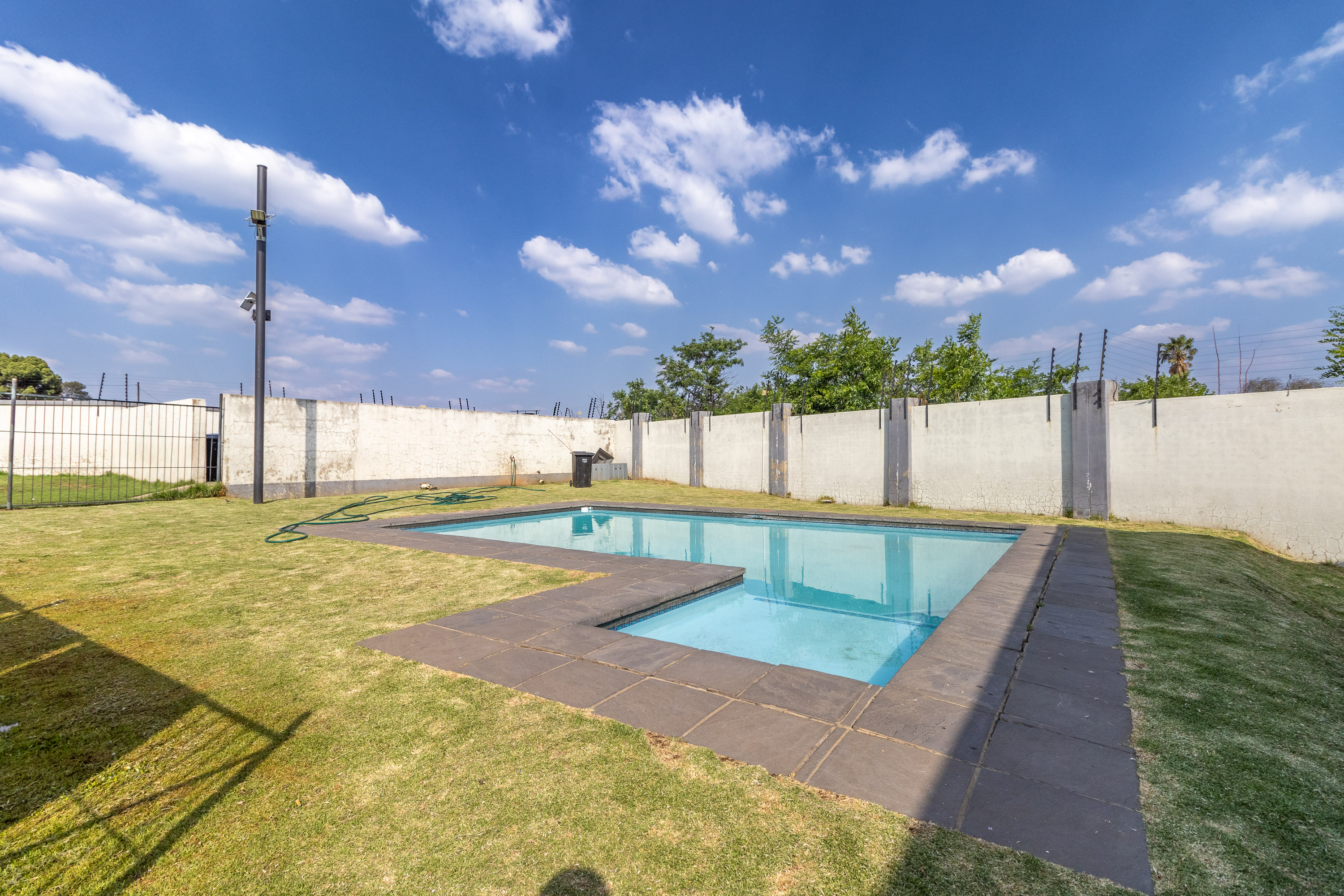 2 Bedroom Property for Sale in Witpoortjie Gauteng