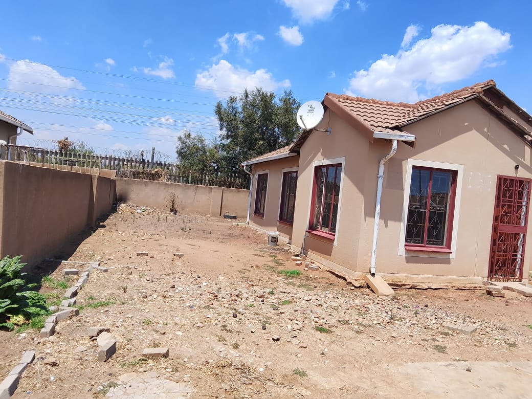 3 Bedroom Property for Sale in Rosslyn Gauteng