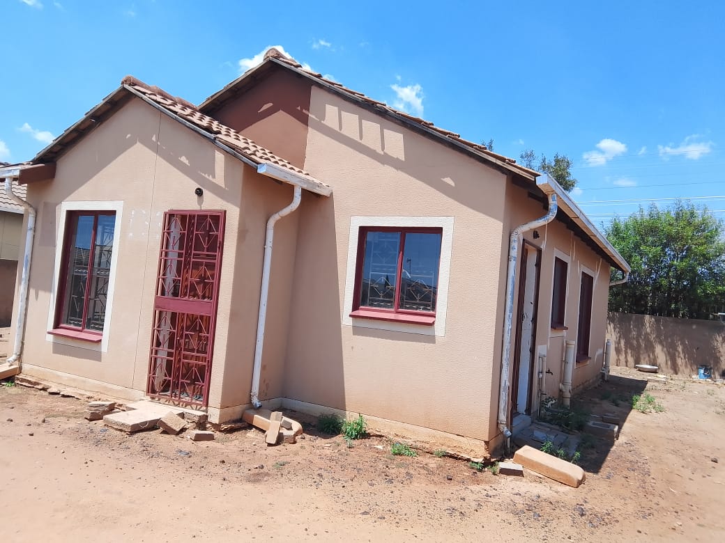 3 Bedroom Property for Sale in Rosslyn Gauteng