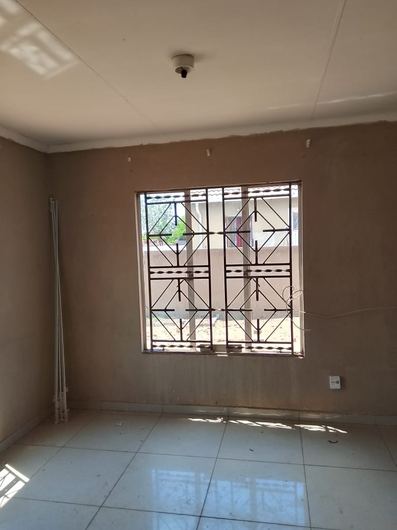 3 Bedroom Property for Sale in Rosslyn Gauteng