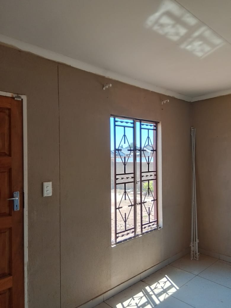 3 Bedroom Property for Sale in Rosslyn Gauteng