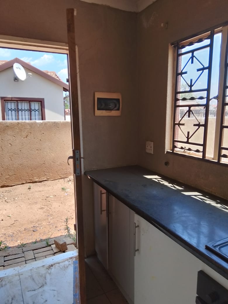 3 Bedroom Property for Sale in Rosslyn Gauteng