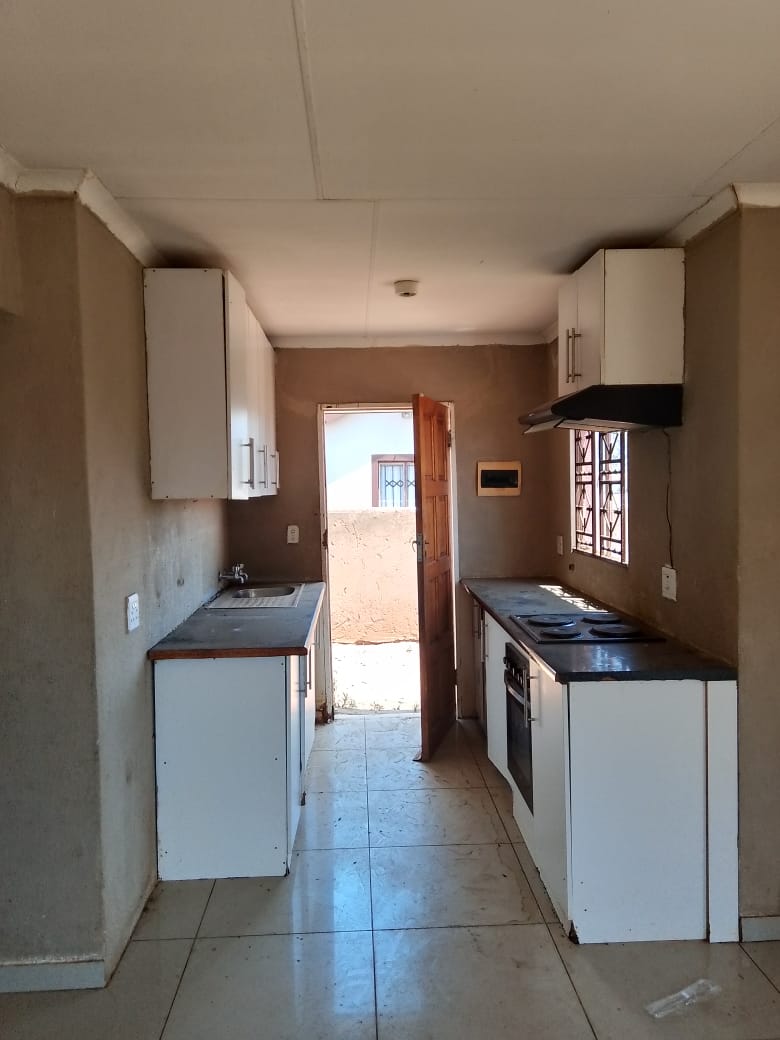 3 Bedroom Property for Sale in Rosslyn Gauteng