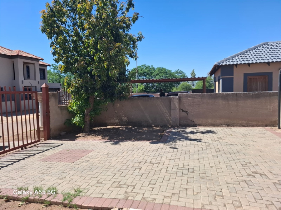 2 Bedroom Property for Sale in Rosslyn Gauteng