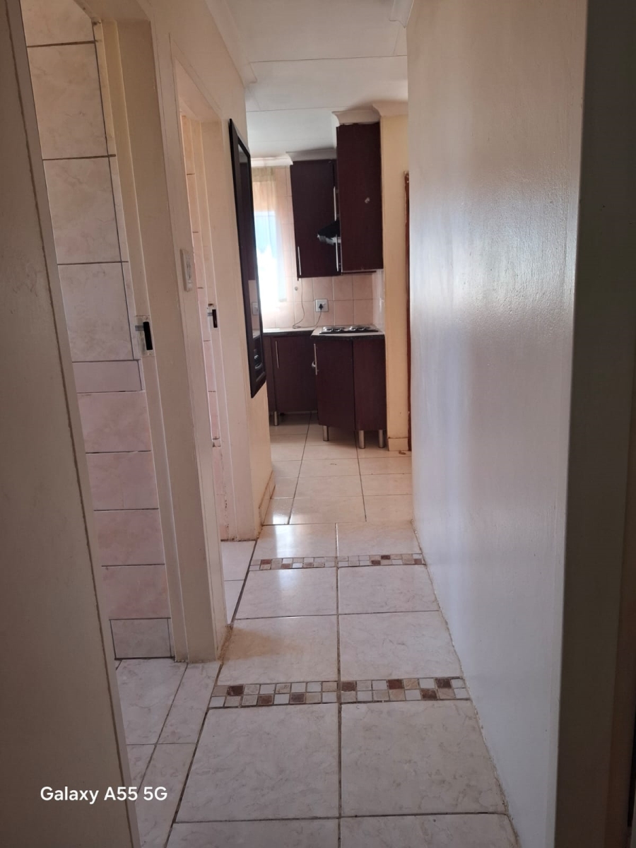 2 Bedroom Property for Sale in Rosslyn Gauteng