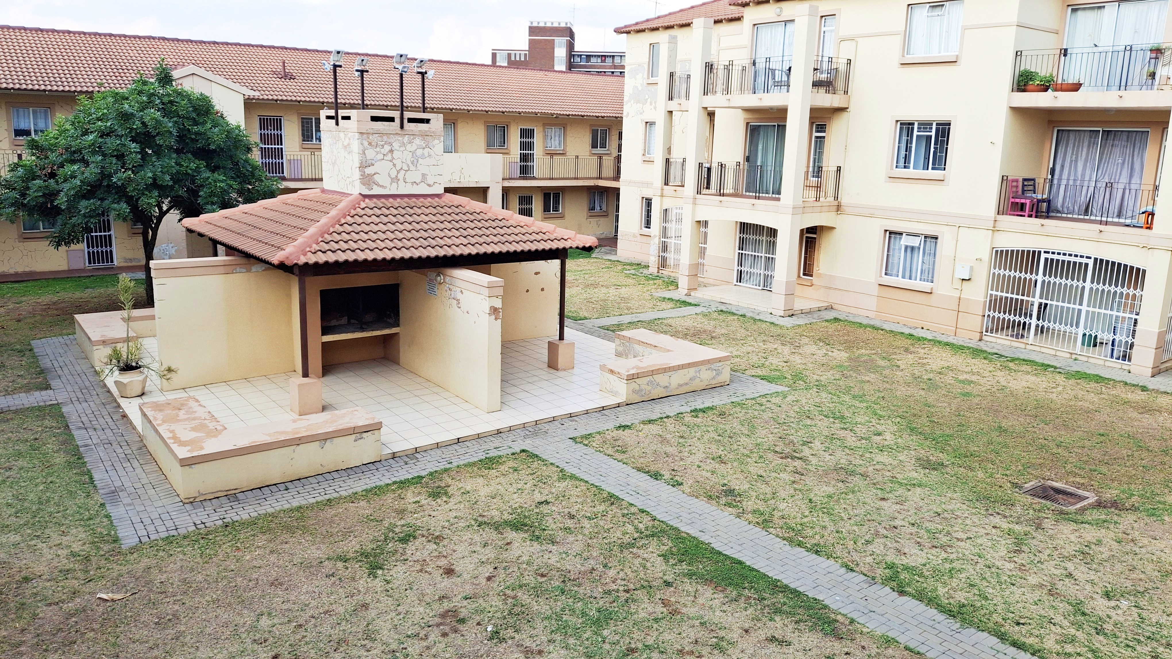 2 Bedroom Property for Sale in Queenswood Gauteng