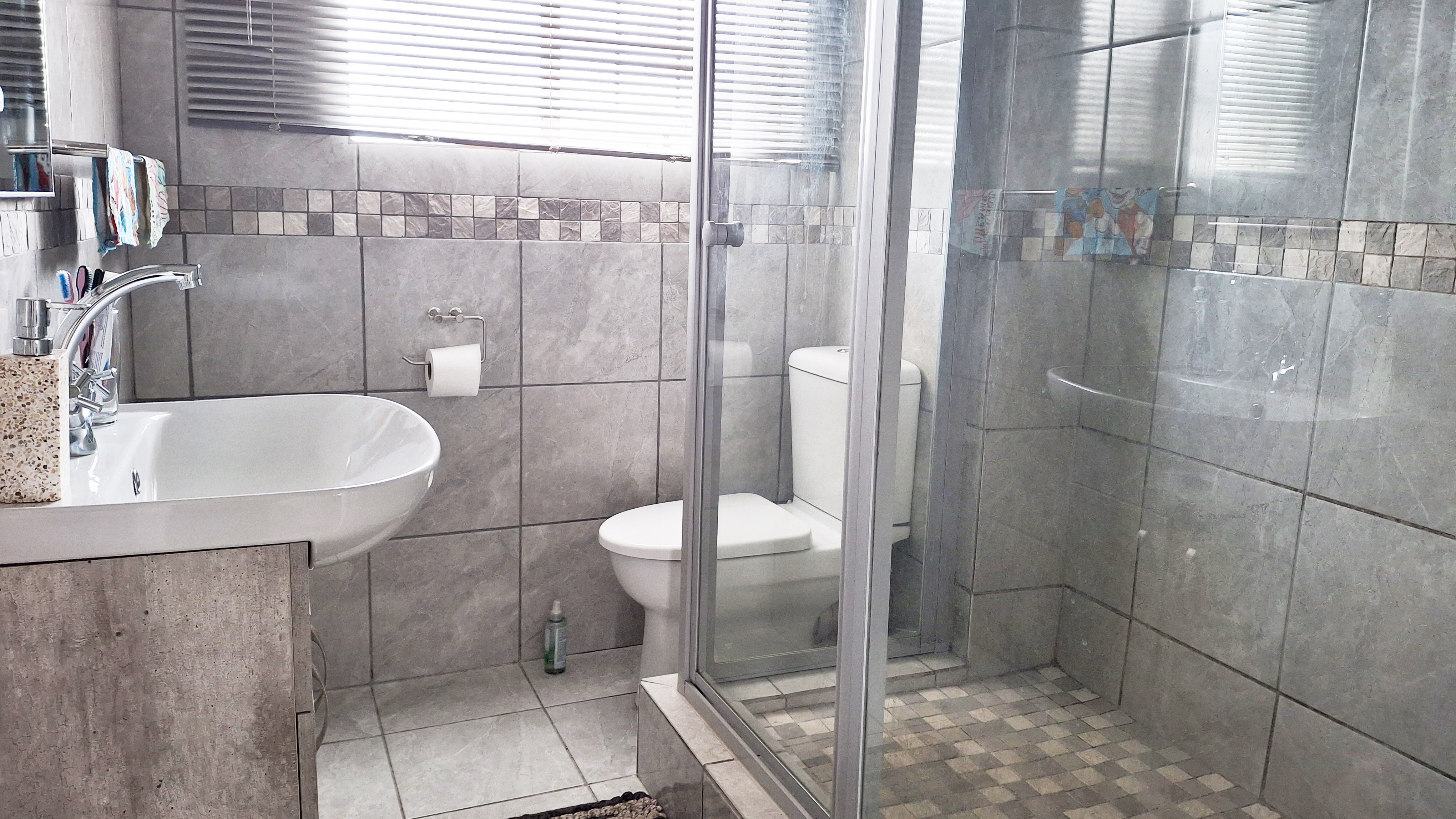 2 Bedroom Property for Sale in Queenswood Gauteng