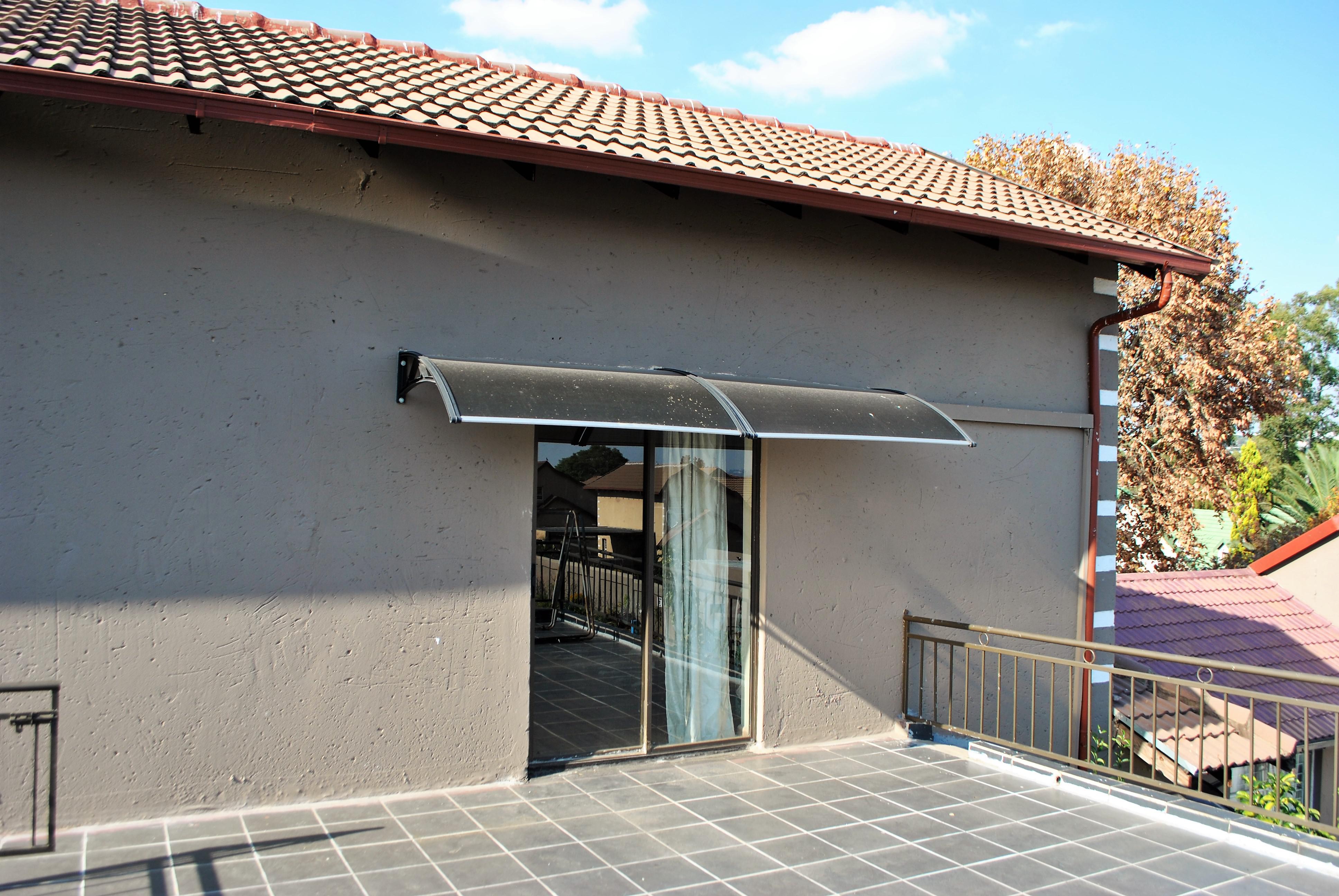 5 Bedroom Property for Sale in Halfway Gardens Gauteng