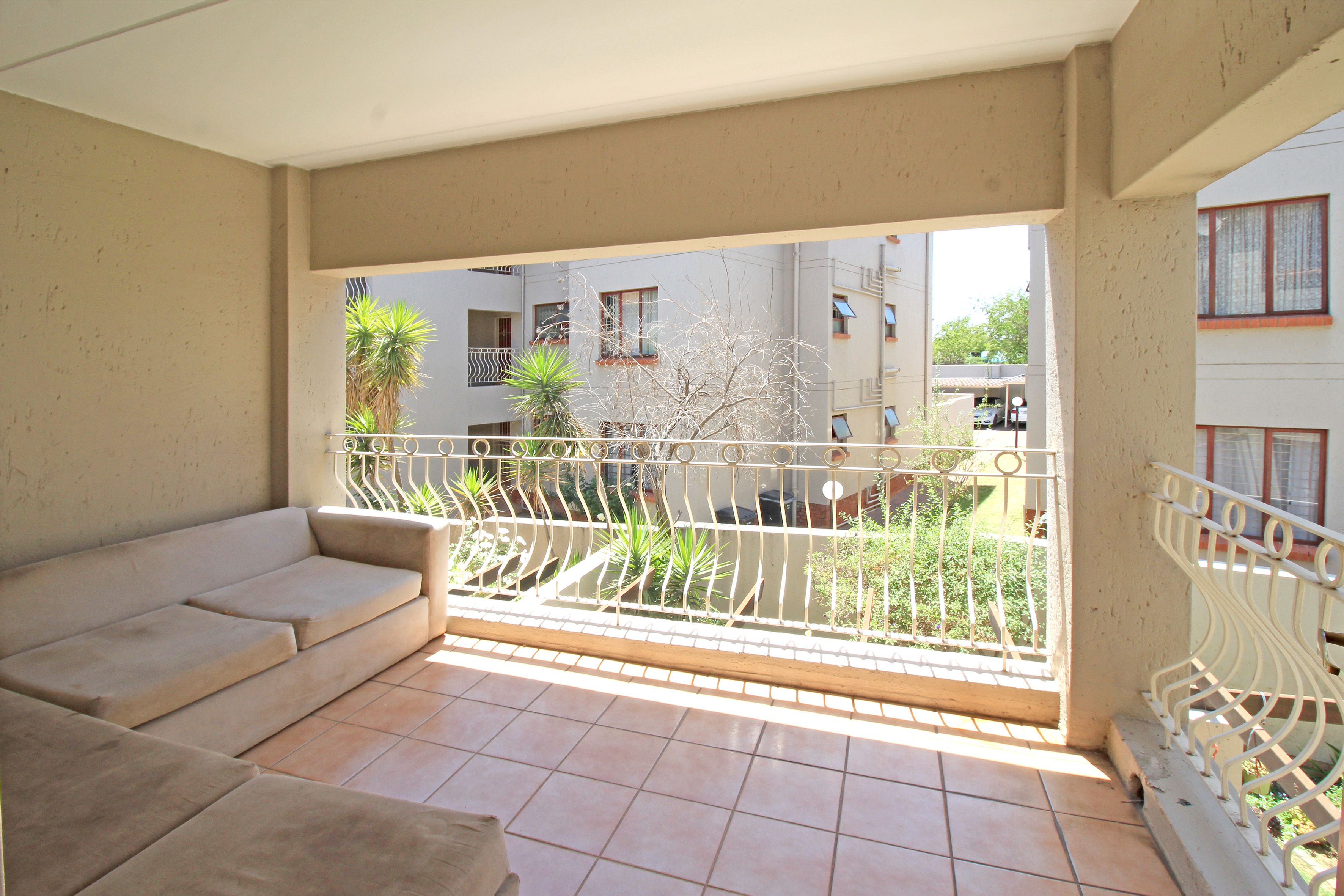 2 Bedroom Property for Sale in Sunninghill Gauteng